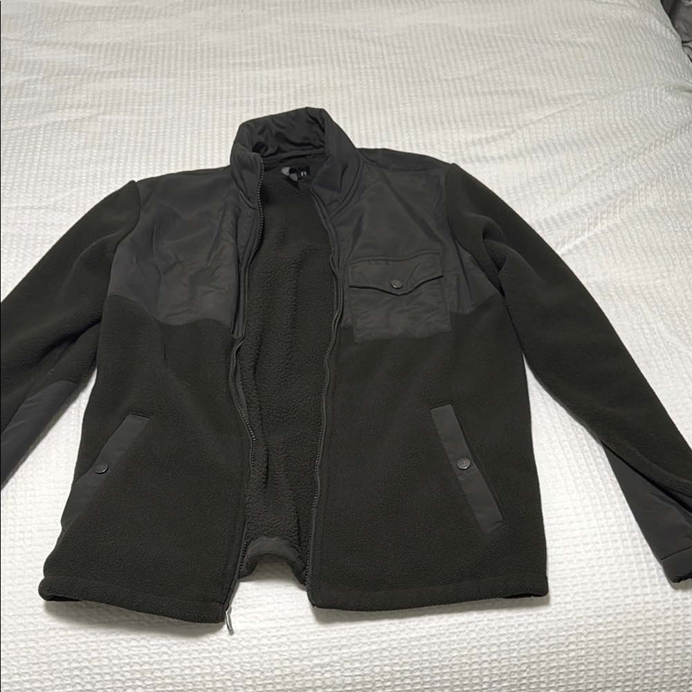 Vuori Men's Olive Jacket with Dark Trim